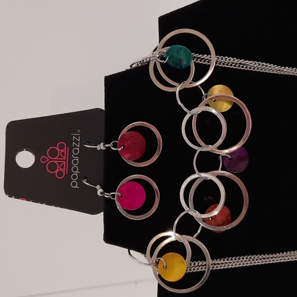 Paparazzi Earing,Necklace, and Bracelet set - Picture 3 of 5